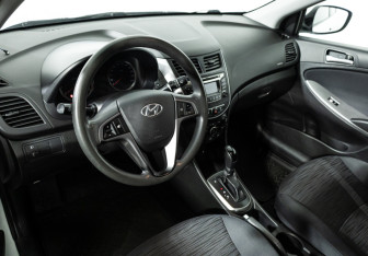 Подержанный автомобиль Hyundai Solaris Sedan 2016 года (11 фото)