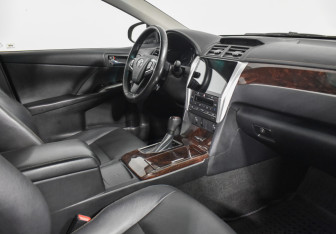 Подержанный автомобиль Toyota Camry Sedan 2017 года (14 фото)