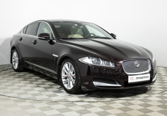 Подержанный автомобиль Jaguar XF Sedan 2015 года (3 фото)