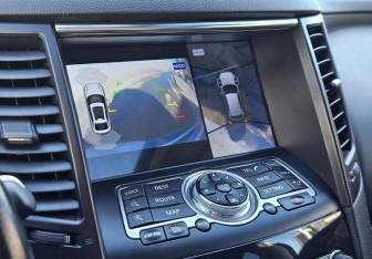 Подержанный автомобиль Infiniti QX70 2014 года (20 фото)