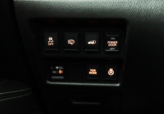 Подержанный автомобиль Nissan Pathfinder 2015 года (22 фото)