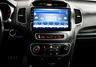 Подержанный автомобиль Kia Sorento 2015 года (16 фото)