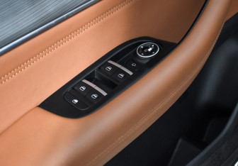 Подержанный автомобиль Chery Tiggo 8 Pro Max 2023 года (10 фото)