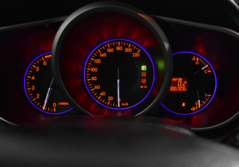 Подержанный автомобиль Mazda CX-7 2011 года (21 фото)