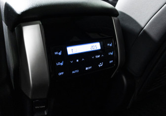 Подержанный автомобиль Toyota Land Cruiser Prado 2018 года (27 фото)