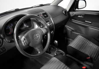 Подержанный автомобиль Suzuki SX4 Hatchback 2010 года (9 фото)