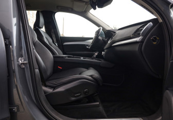 Подержанный автомобиль Volvo XC90 2019 года (28 фото)