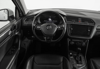 Подержанный автомобиль Volkswagen Tiguan 2018 года (11 фото)