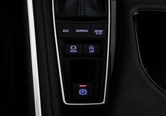 Подержанный автомобиль Toyota Avalon 2022 года (21 фото)