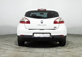 Подержанный автомобиль Renault Megane Hatchback 2010 года (6 фото)