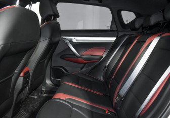 Подержанный автомобиль Geely Coolray 2023 года (12 фото)
