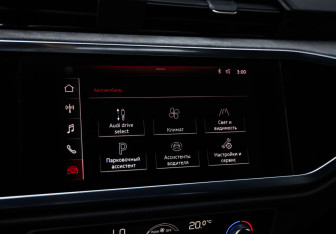 Подержанный автомобиль Audi Q3 2021 года (17 фото)