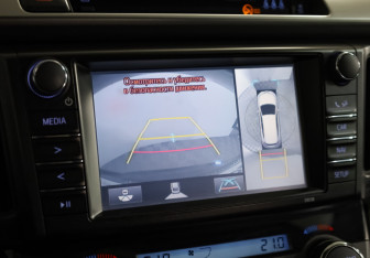 Подержанный автомобиль Toyota RAV4 2017 года (19 фото)