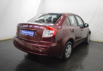 Подержанный автомобиль Suzuki SX4 Sedan 2007 года (5 фото)