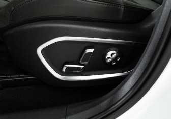 Подержанный автомобиль Geely Tugella 2023 года (21 фото)