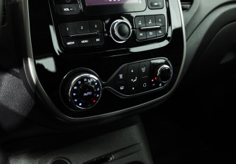 Подержанный автомобиль Renault Kaptur 2018 года (15 фото)