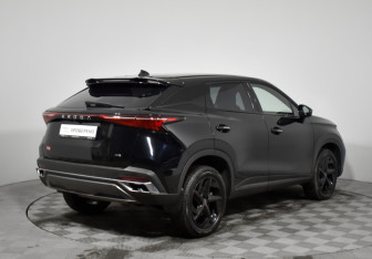 Подержанный автомобиль Omoda C5 2023 года (5 фото)