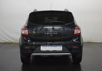 Подержанный автомобиль Renault Sandero 2019 года (6 фото)