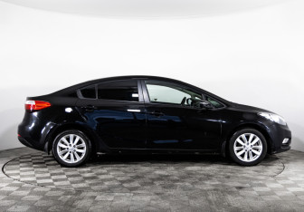 Подержанный автомобиль Kia Cerato Sedan 2013 года (4 фото)