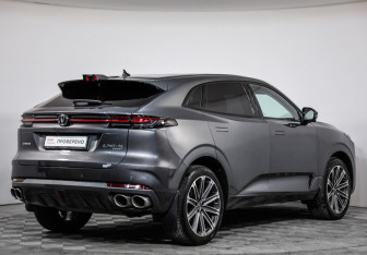 Подержанный автомобиль Changan UNI-K 2023 года (5 фото)