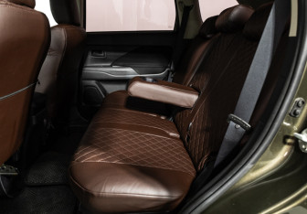 Подержанный автомобиль Mitsubishi Outlander 2019 года (10 фото)