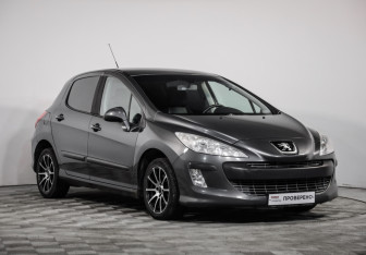 Подержанный автомобиль Peugeot 308 Hatchback 2010 года (3 фото)