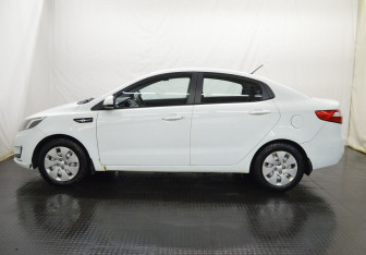 Подержанный автомобиль Kia Rio Sedan 2013 года (8 фото)