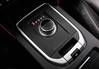 Подержанный автомобиль Land Rover Discovery Sport 2016 года (19 фото)