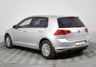 Подержанный автомобиль Volkswagen Golf Hatchback 2013 года (7 фото)