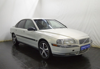 Подержанный автомобиль Volvo S80 2000 года (3 фото)