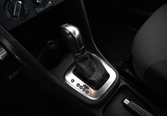 Подержанный автомобиль Volkswagen Polo Hatchback 2012 года (13 фото)