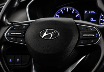 Подержанный автомобиль Hyundai Santa Fe 2020 года (13 фото)