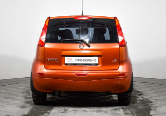 Подержанный автомобиль Nissan Note 2008 года (6 фото)