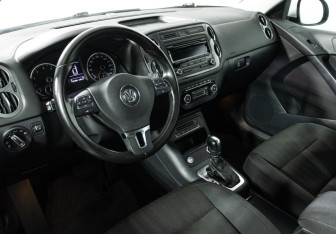 Подержанный автомобиль Volkswagen Tiguan 2013 года (11 фото)
