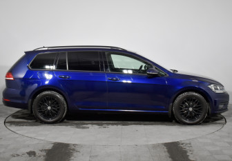 Подержанный автомобиль Volkswagen Golf Wagon 2017 года (4 фото)