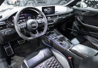 Подержанный автомобиль Audi RS 5 Coupe 2017 года (19 фото)