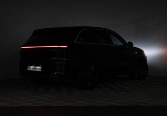 Подержанный автомобиль LiXiang L6 2024 года (30 фото)