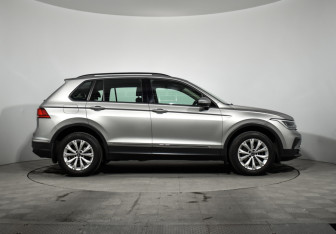 Подержанный автомобиль Volkswagen Tiguan 2021 года (4 фото)