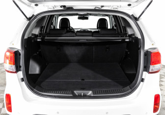 Подержанный автомобиль Kia Sorento 2013 года (17 фото)