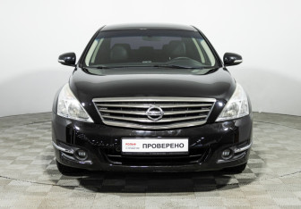 Подержанный автомобиль Nissan Teana 2012 года (2 фото)