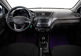 Подержанный автомобиль Kia Rio Sedan 2012 года (9 фото)