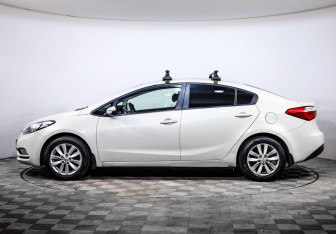 Подержанный автомобиль Kia Cerato Sedan 2014 года (8 фото)