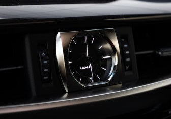 Подержанный автомобиль Lexus LX 2016 года (18 фото)