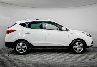 Подержанный автомобиль Hyundai ix35 2014 года (4 фото)