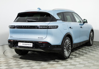 Подержанный автомобиль Voyah Free 2022 года (5 фото)