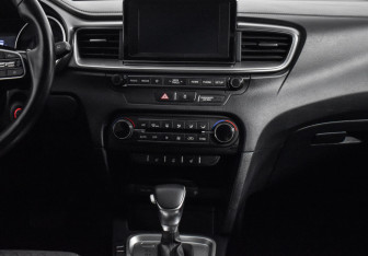 Подержанный автомобиль Kia Ceed Hatchback 2018 года (14 фото)