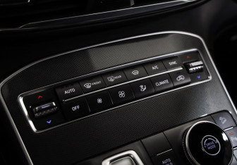 Подержанный автомобиль Hyundai Santa Fe 2023 года (16 фото)