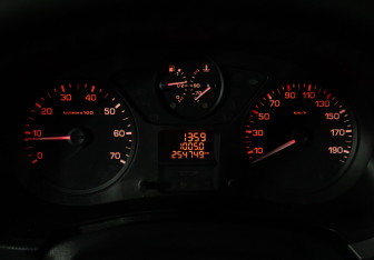 Подержанный автомобиль Citroen Berlingo 2012 года (12 фото)