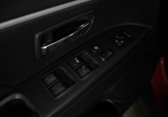Подержанный автомобиль Mitsubishi ASX 2010 года (19 фото)