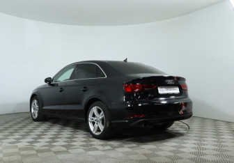 Подержанный автомобиль Audi A3 Sedan 2020 года (8 фото)